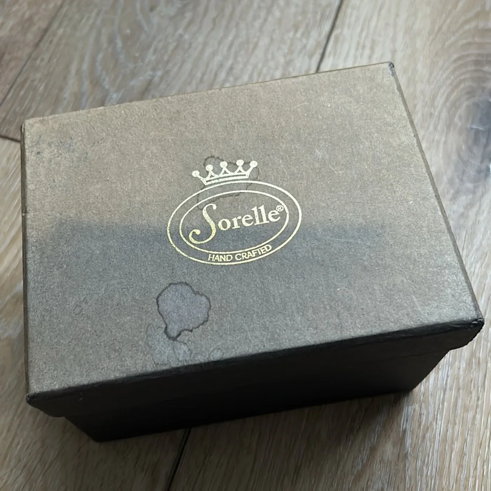 Sorelle vintage hand